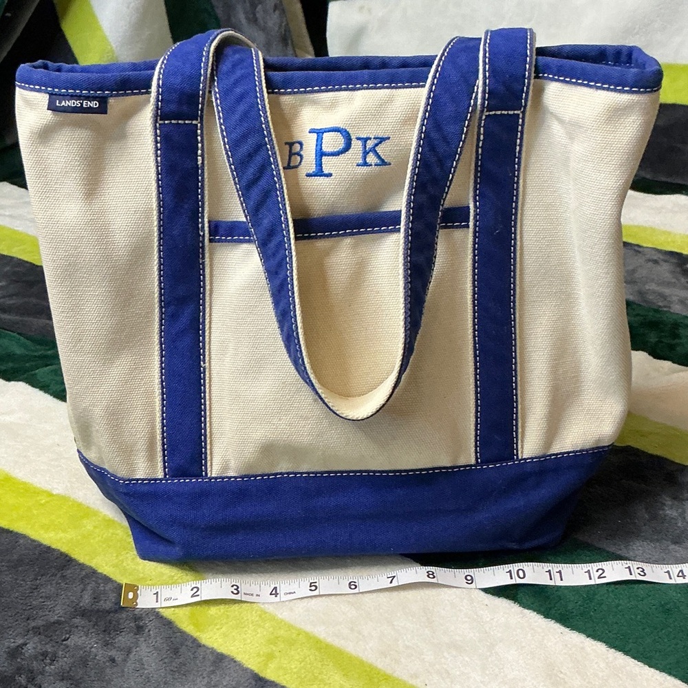 Lands' End Canvas Tote in Cream with Blue Trim - Picture 4 of 13